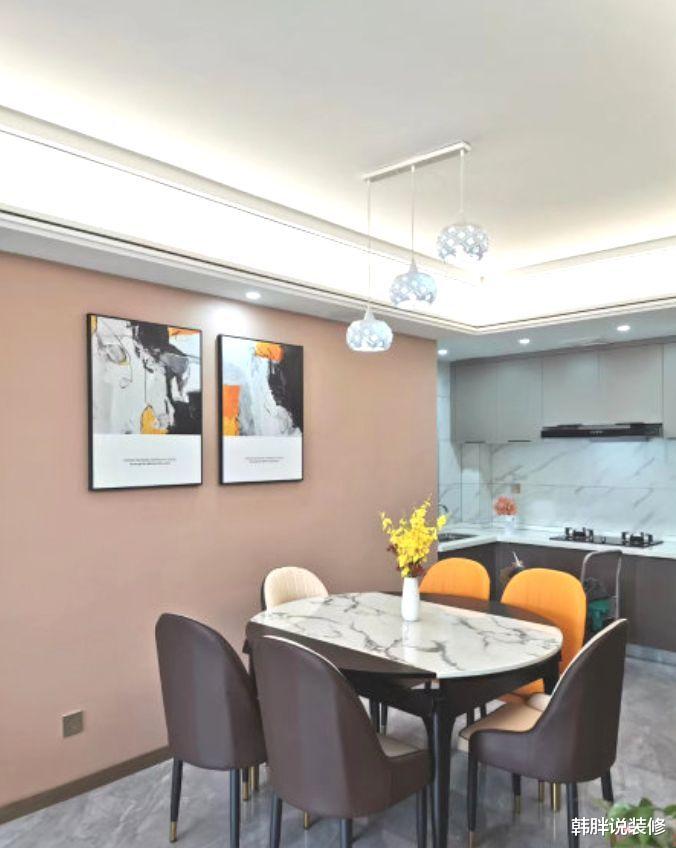 「」刚入住1周的新房，大家都说电视墙好看，我觉得玄关柜更给力