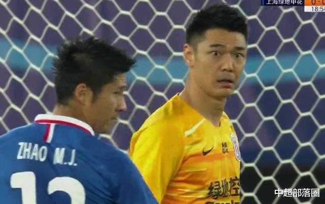 曾诚|中超弱旅踢疯了：20分钟连进3球！冯潇霆跑回不来，曾诚一脸无奈