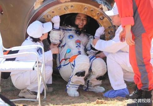 [航天员]第一位女航天员，在返回之后不再露面，她最后去了哪里？