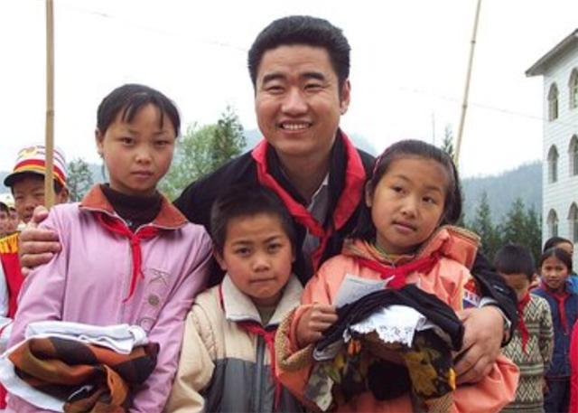 恒丰银行@他11年共资助183人,受助者全成白眼狼,患病期间还向他索要资助