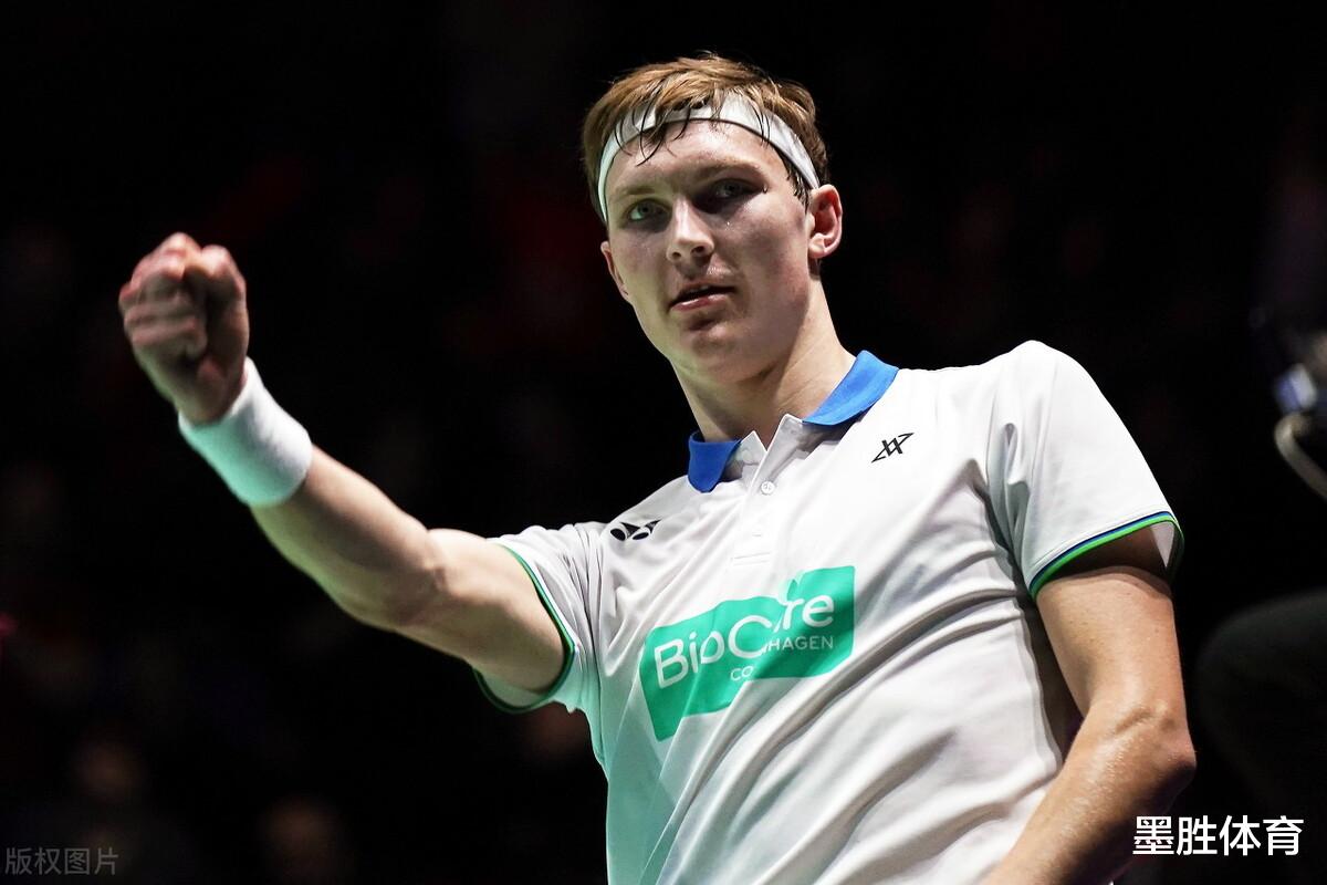世界冠军|泰国赛首日综述：女单世界冠军开门黑，羽联“神操作”球迷看不懂