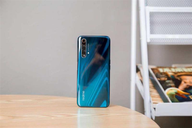 realme X■3款高性价比5G手机，价格不到3000元，学生党购机的首选