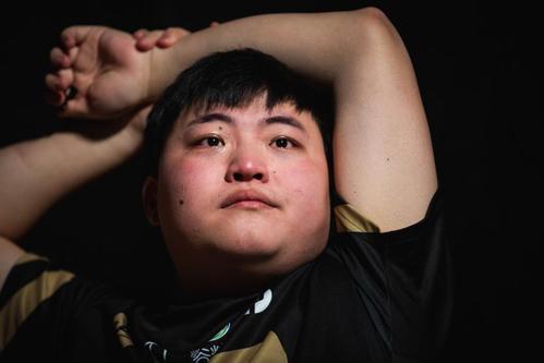 「Uzi」世界冠军bang强于无冠UZI？国外媒体选出史上十强AD