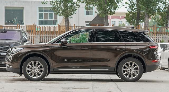 SUV|紧凑SUV的“舒适王”,全车隔音玻璃配按摩座椅,入门破百6.8秒!