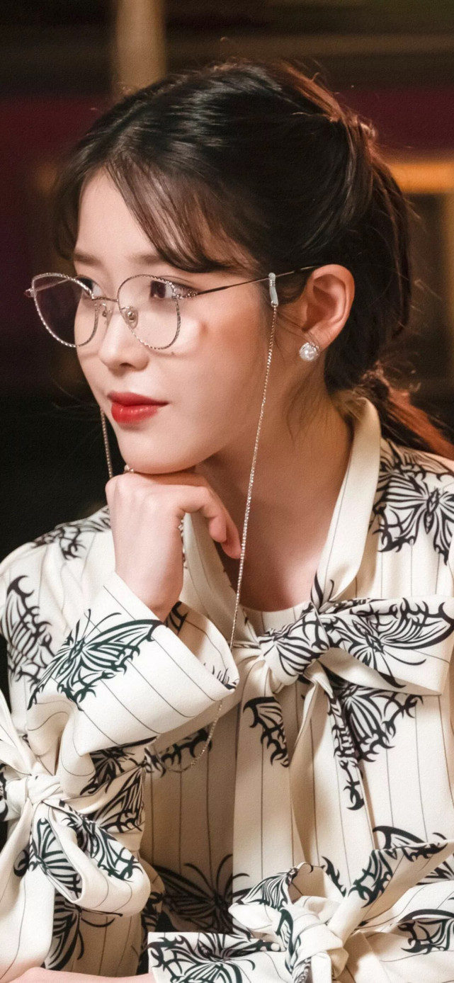 郑秀晶|南韩5月最受喜欢的女艺人：郑秀晶第八，允儿第五，她超越LISA实力夺冠