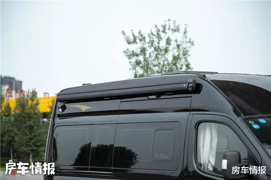 房车|退休夫妻选房车，这款大通房车咋样？2.0T自动挡性价比高不用加装