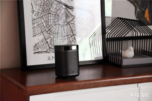 投影仪|小巧机身+长续航,1080P,年轻人第一款便携投影仪来了