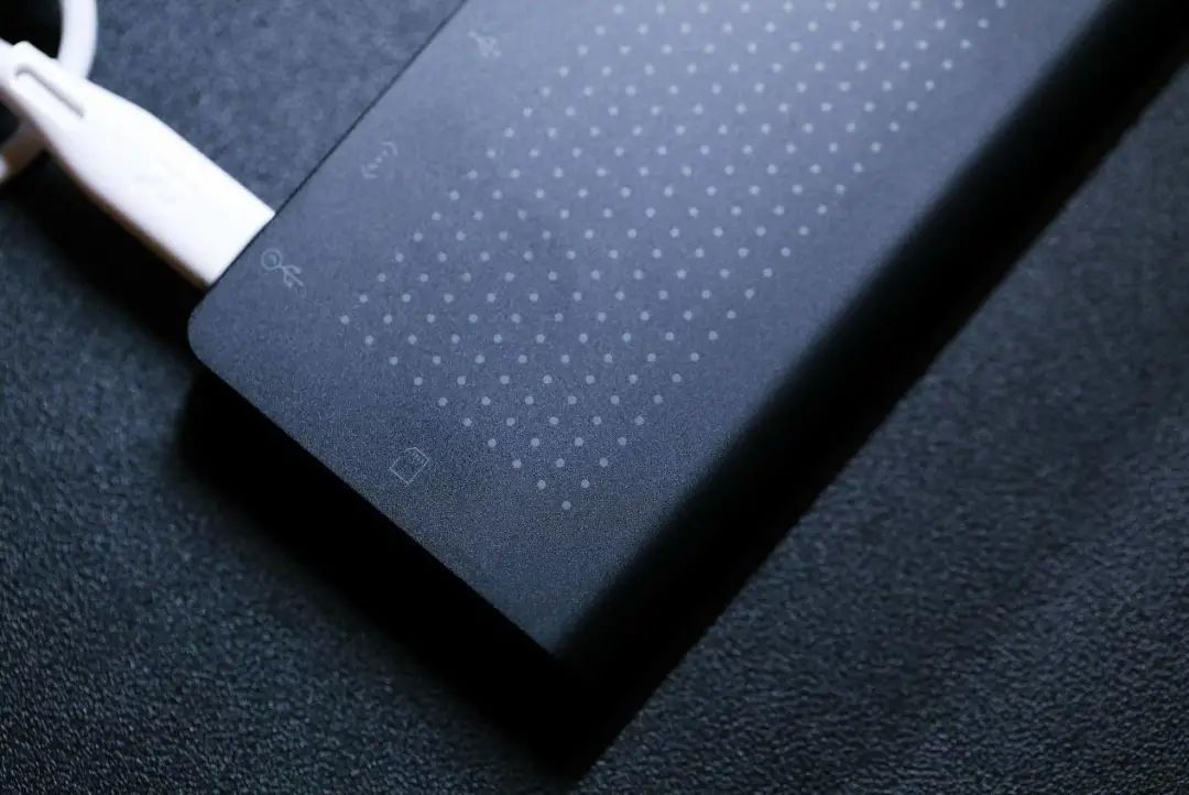 |MacBook Pro扩展显示器及生产力配件布局