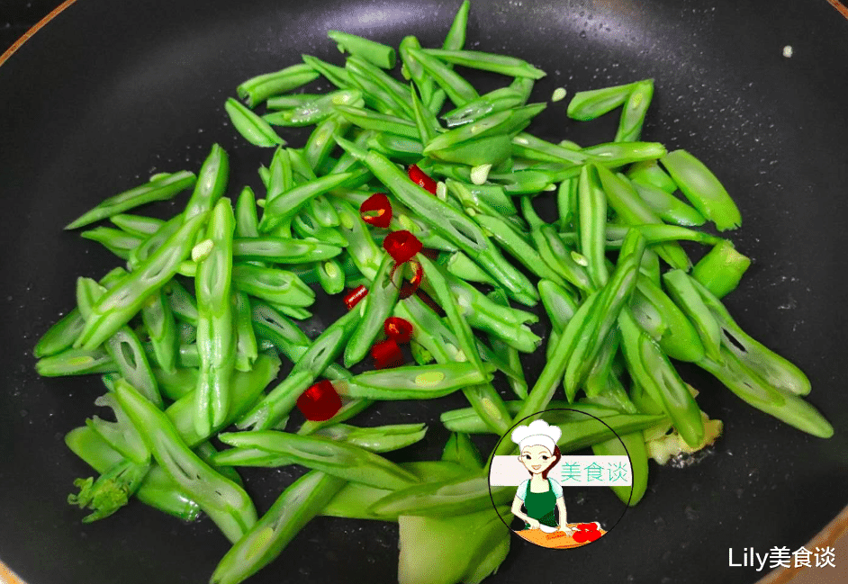 河粉■不管多热，儿子最爱这碗粉，10分钟出锅，有菜有蛋，吃它浑身有劲