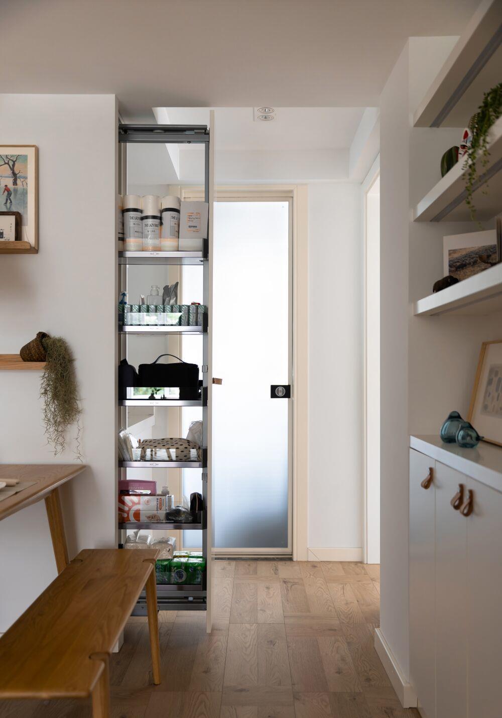 |她家107㎡，中西厨抽拉柜，阳台一点不浪费，好的装修会“呼吸”