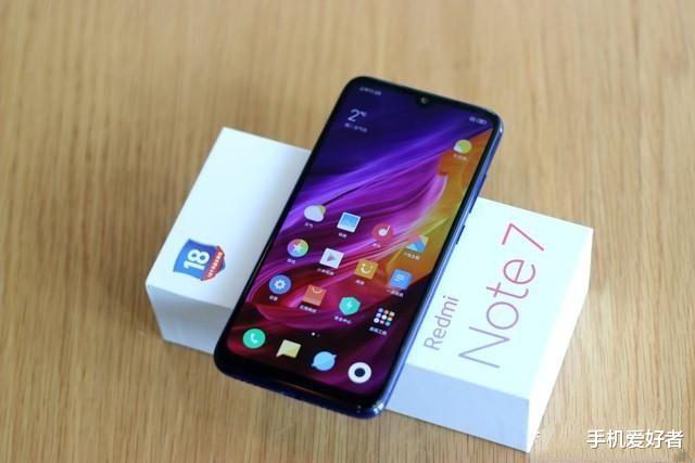 5G▲为什么有人宁愿每年买一部千元机，也不愿一次买部高端机？?