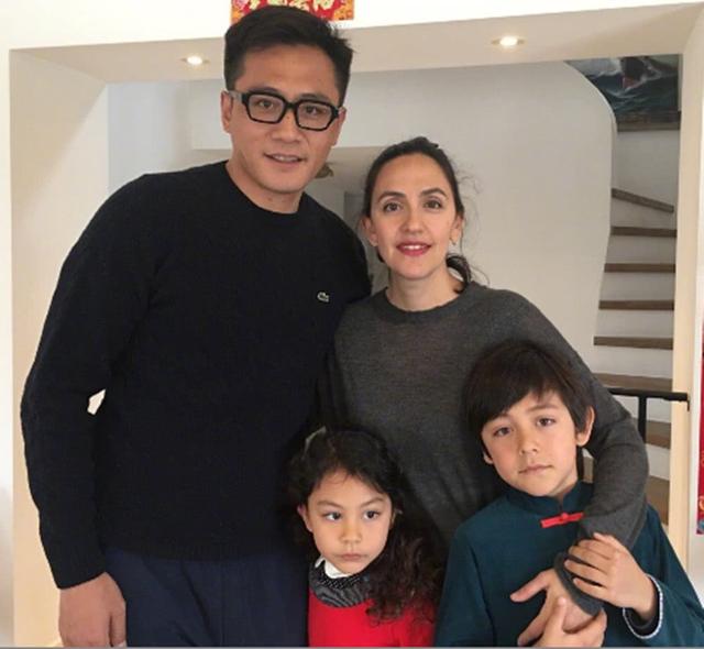 刘烨|他为照顾病妻3年不接戏，如今妻子容颜不再，他仍不离不弃