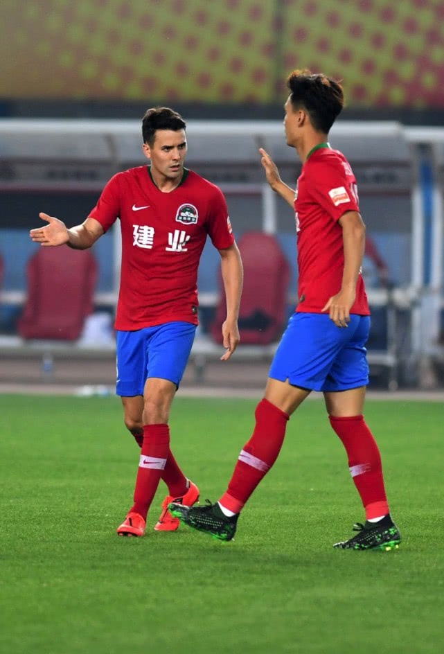「河南建业」刺激？建业半场3比0，被全华班泰达追成3比2！天海4将代表双方登场