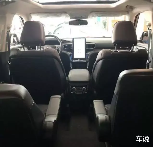 [福特探险者]集性能与空间于一身，福特再添悍将！