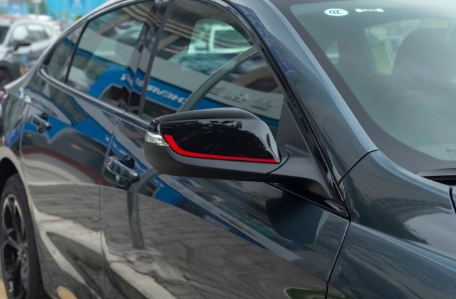 头等舱|被冷落的良心车，一箱油950公里，舒适如头等舱，可惜跌到11万没人懂