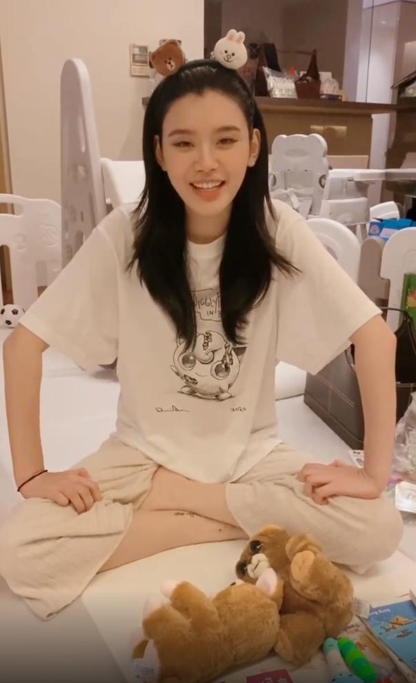 |奚梦瑶豪宅内景曝光,装修精致面积超大,提起儿子一脸骄傲