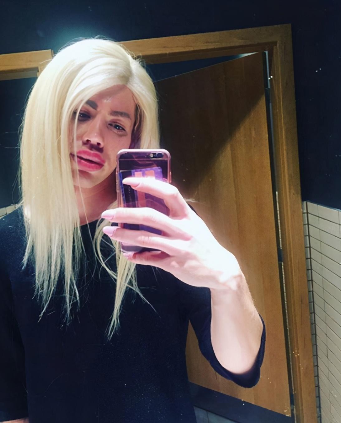 睹图|男子为让自己像芭比娃娃花13万整容，如今因找不到女友烦恼