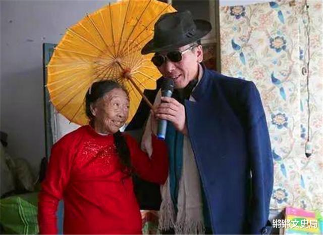 锵锵文史局|小伙爱上年长30多岁“舅妈”，“舅妈”为他做整容手术，如今恩爱如初