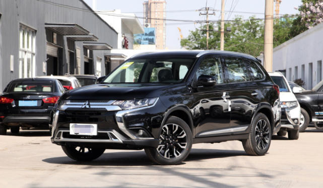 三菱欧蓝德@比荣放便宜2万多！2020款5月就上市，至今几乎0差评，比CRV还帅