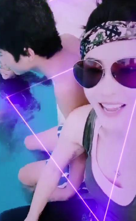 张柏芝|张柏芝回应四胎传闻，曝光小儿子正面照，三胎儿子像极了前夫谢霆锋