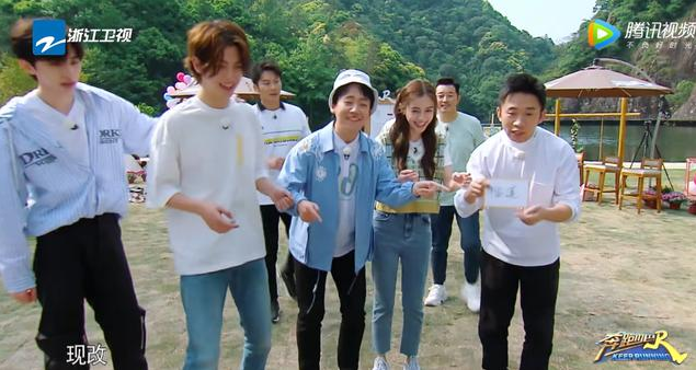 「奔跑吧兄弟」终于知道《跑男》为何火了，常驻嘉宾不是关键，他才是节目灵魂