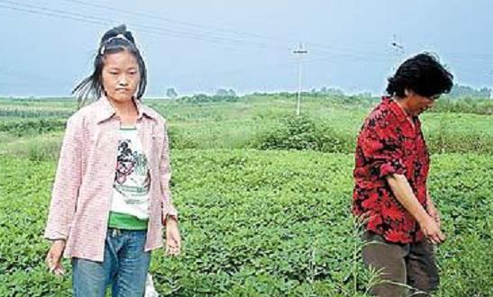 []14年前那个故意交白卷的女孩，写8000字反对高考，她现状如何了？