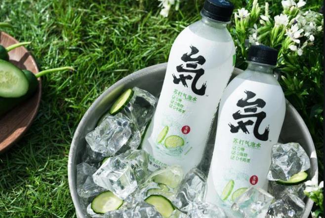 |饮料界的“黑马”，国产品牌包装成“洋货”，一个月卖出3亿