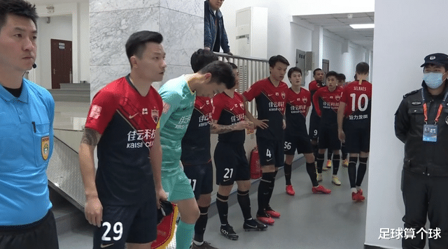 郜林|深足4-1青岛黄海!郜林破门微微一笑,吴金贵输球笑容满面