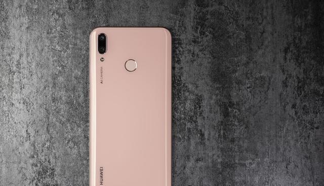 华为手机：懂手机的人一般会告诉你，买华为手机不要买这几个系列！