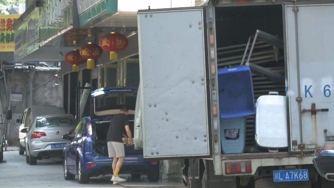 乐山天天报|快递小哥很郁闷，“货到付款”难收款，近万元要了好久没影