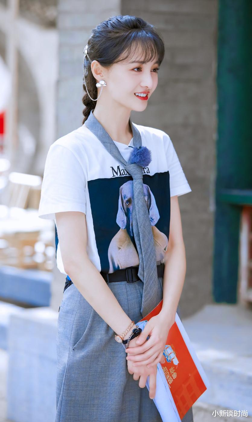 郑爽：郑爽录制节目造型也太甜了！小清新打扮配马尾辫，画面好美