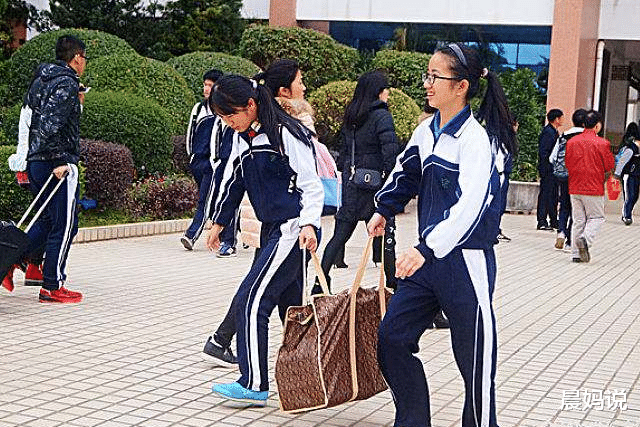 |高中生不建议住校，班主任告诉你原因，影响高考别后悔！