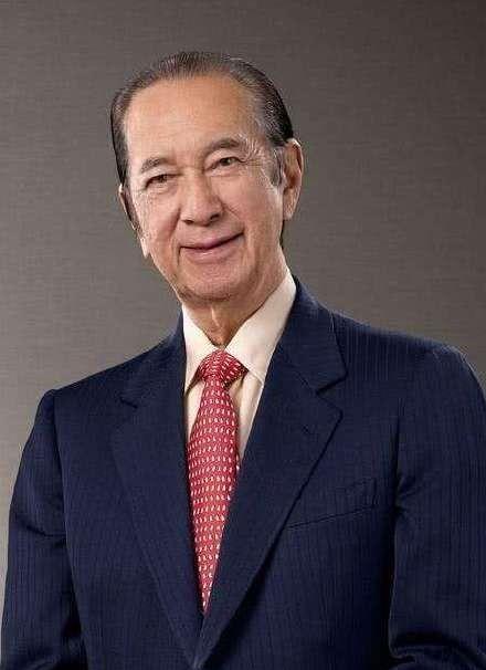 『吴彦祖』何鸿燊刚过世,他就想找吴彦祖拍电影家属不满,最新回应来了