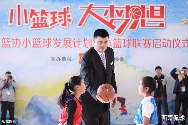 【姚明】体重已失控！姚明从280斤胖到400斤，叶莉：生活很不方便