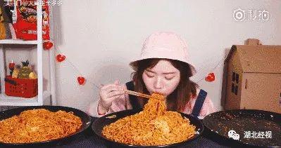 『』“吃播”男子半年狂吃肉,在直播前去世!喜欢看吃播的人什么心理