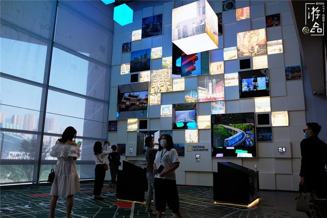 重庆▲180元的重庆来福士探索舱，加20元可升级VIP“插队”，你愿意吗？