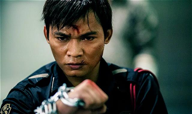 「越狱」《越狱》这部动作大片太劲爆了！90分钟的电影，武打戏竟占了70分