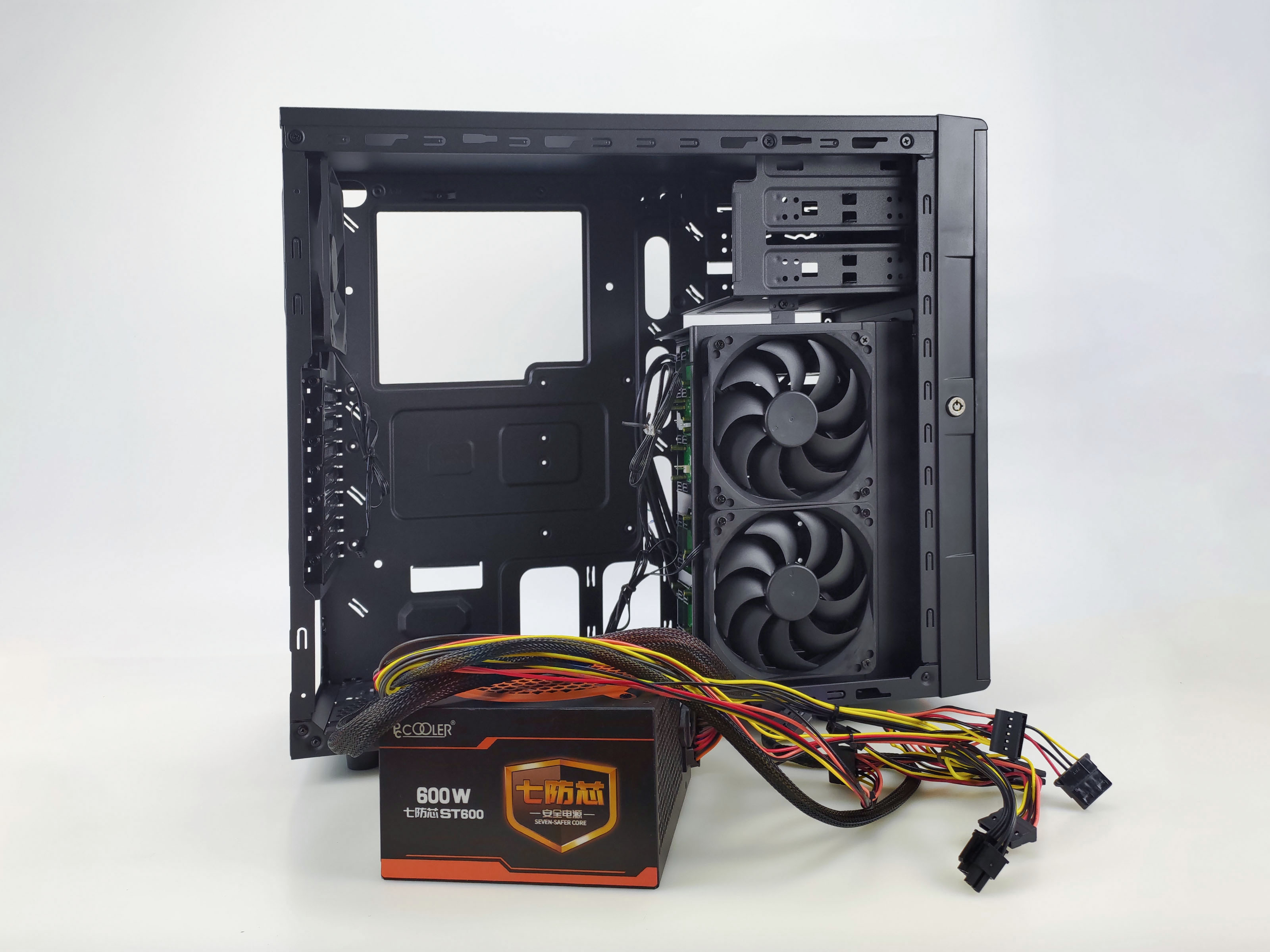 酷睿处理器|64TB超豪华别墅，银欣CS380黑威联通主机达成