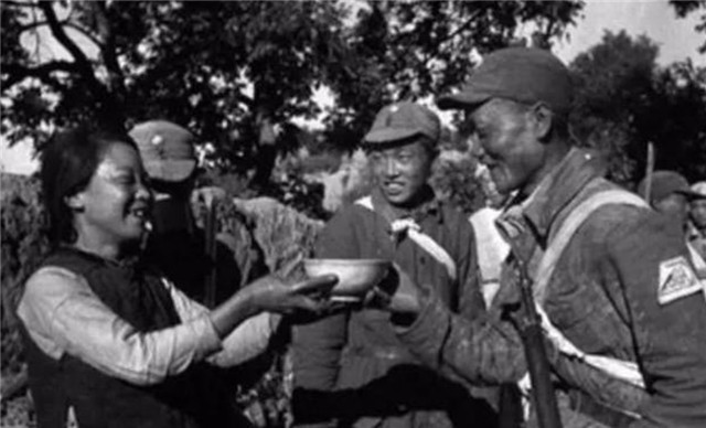 臆说古史|农民拿出一张1100万的欠条，专家核实为真，问：你的父亲叫什么？