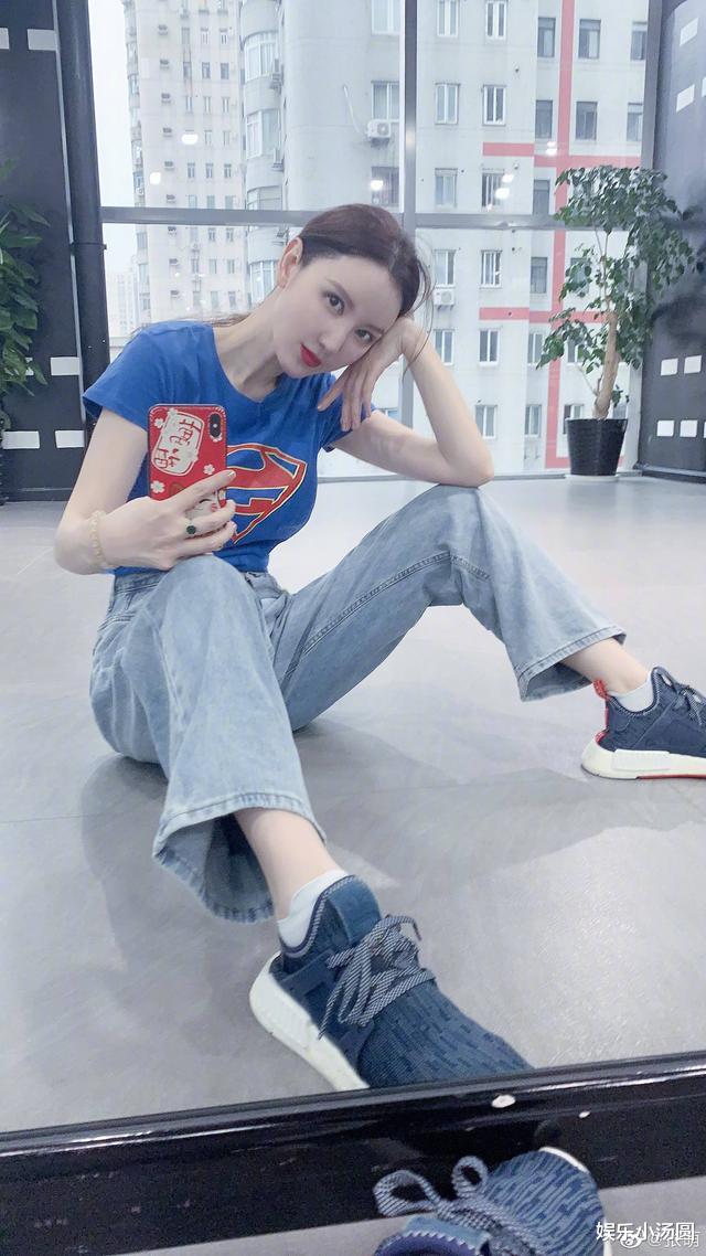 张萌|张萌上脱口秀大会,讲完后程璐4个字点评,网友:说得太对了!