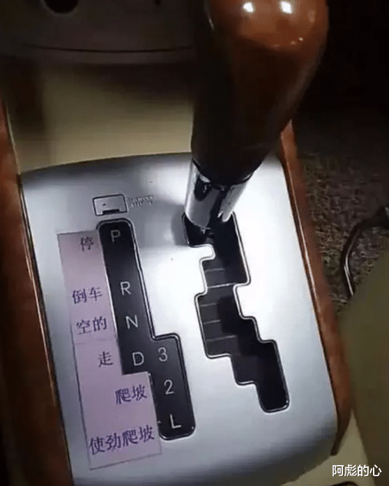 火腿肠|“火腿肠中间有夹心，这白糊糊的是什么？”哈哈哈真材实料