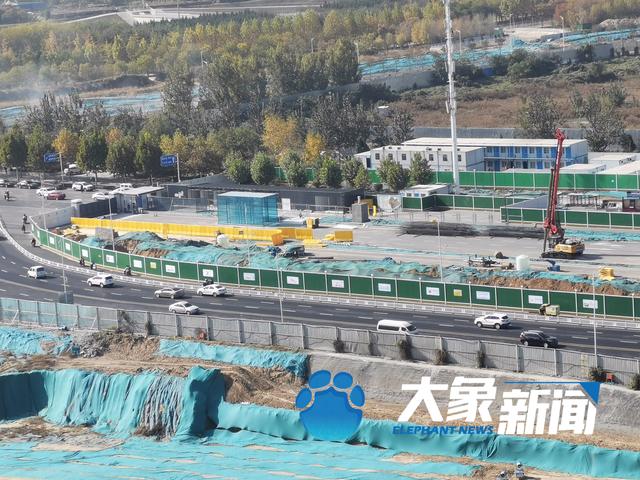 大象新闻|突发！郑州地铁7号线施工现场塌方，一名工人疑似被埋