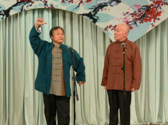 郭德纲|郭德纲有一位干爹特别厉害，从相声到电影，合作对象全是明星