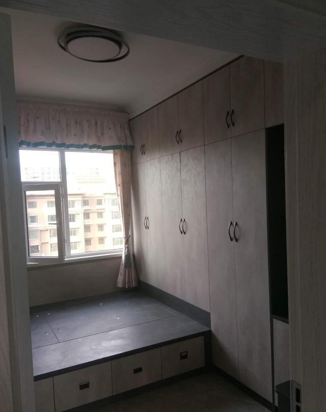 榻榻米|新房硬装完工,全屋定制柜子超实用,装修费花了15万还不包人工