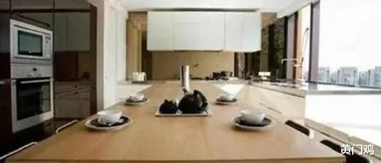 洪金宝|洪金宝豪宅曝光堪比宫殿，厨房比三居室还要大不少？一家九口齐住