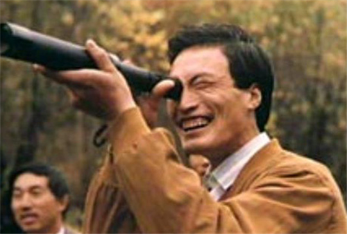 「外星人」东北农民自称跟女外星人交往，孩子在60年后出生，测谎仪证明他没说谎