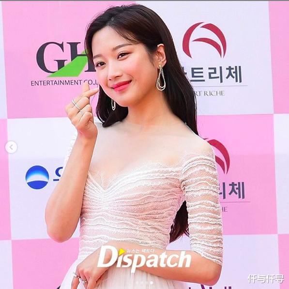 「范冰冰」红毯照妖镜：柳真睫毛搽成苍蝇脚，李秉宪黑眼圈朴春胶脸惊呆网友