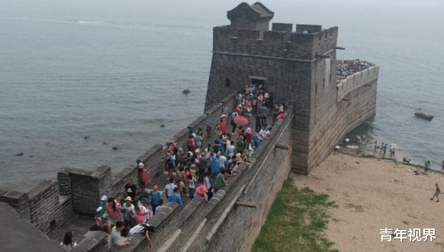 「古人智慧」中国万里长城尽头在大海中?老外看后声称:中国古人太聪明了