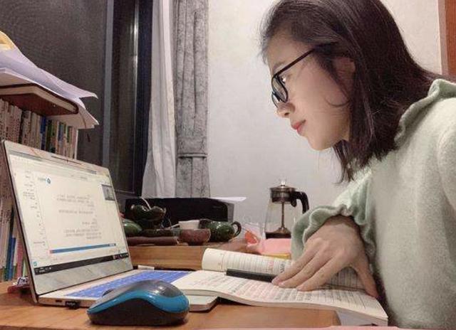 「退休金」中小学教师退休后能拿多少钱，会变少吗？答案来了