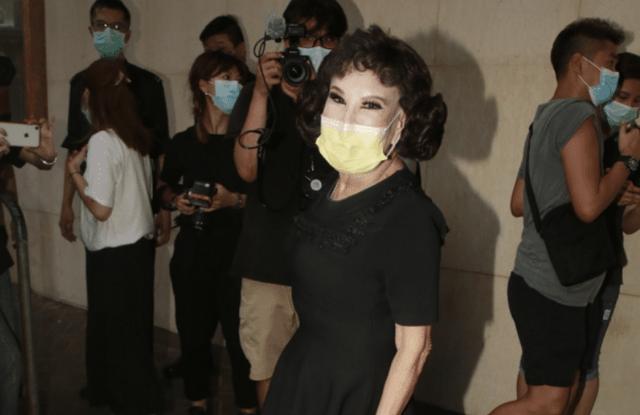 赌王|赌王灵堂出现闹事者,自称是赌王私生女,喊话要见何超琼何超贤